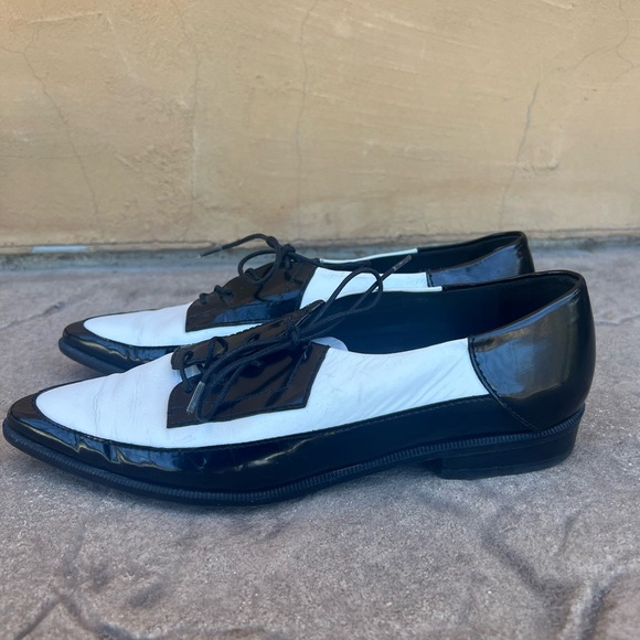 Stuart Weitzman Leman Bi-Colored Oxfords - Picture 7 of 12